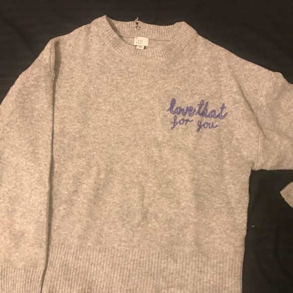 Gray sweater - Picture 1 of 3